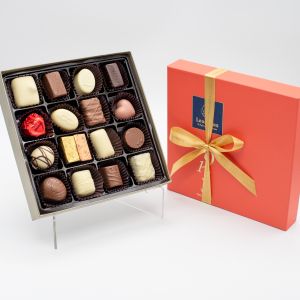Präsentbox lachsfarben 250 Gramm 17 Pralinen ohne Alkohol