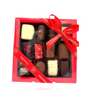 Präsent Klarsichtpackung Rot gefüllt mit 12 Leonidas Pralinen (ohne Alkohol) 