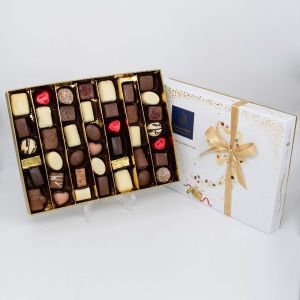 Leonidas Weihnachts - Präsentbox ca. 610 Gramm ohne Alkohol 42 Pralinen